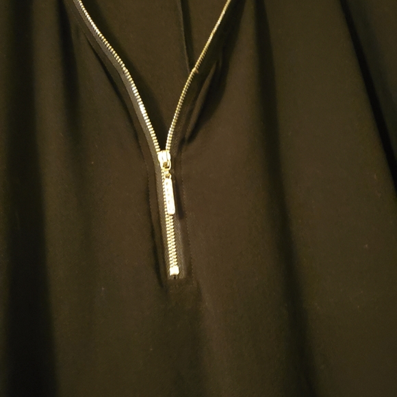 Black blouses with dazzle zipper. - Picture 2 of 2